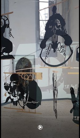 Installation in der Galerie der Stadt Backnang, Mobile und Trickfilm, 2021 ©Jörg Mandernach
